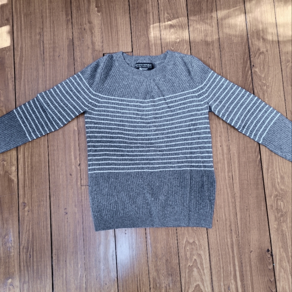Banana Republic xs wool crew neck sweater